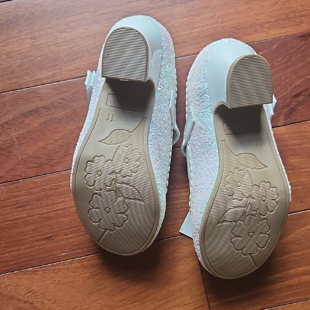 Girls' Sparkly White Dress Shoes with Bow - Picture 10 of 10
